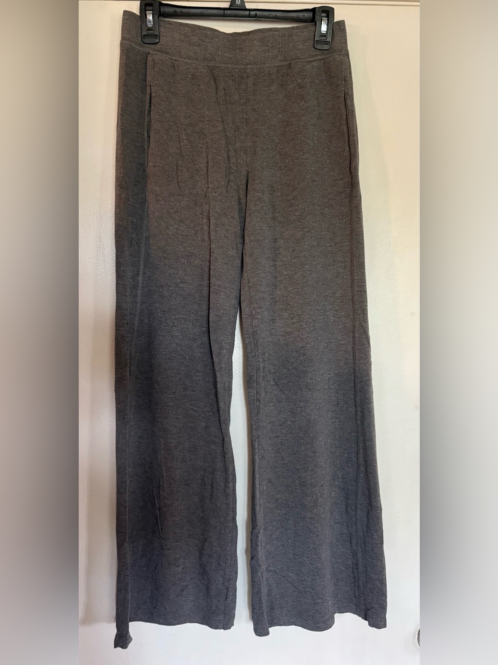 Cindy Yoga Pant | Cindy Crawford Collection | Size 2 - Picture 5 of 9